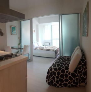 CLAROS @ The Azure Urban Resort and Residences -St. Tropez (Beach view)